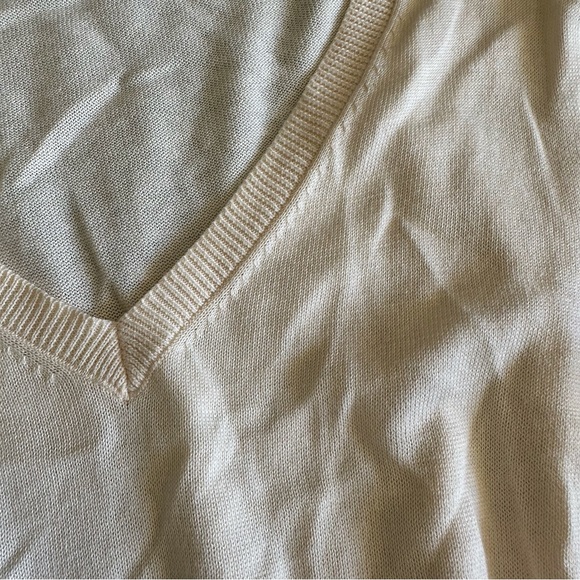 Amazon Essentials Size Medium Pastel Long Sleeved Knit Sweater Top Vneck - Picture 3 of 6